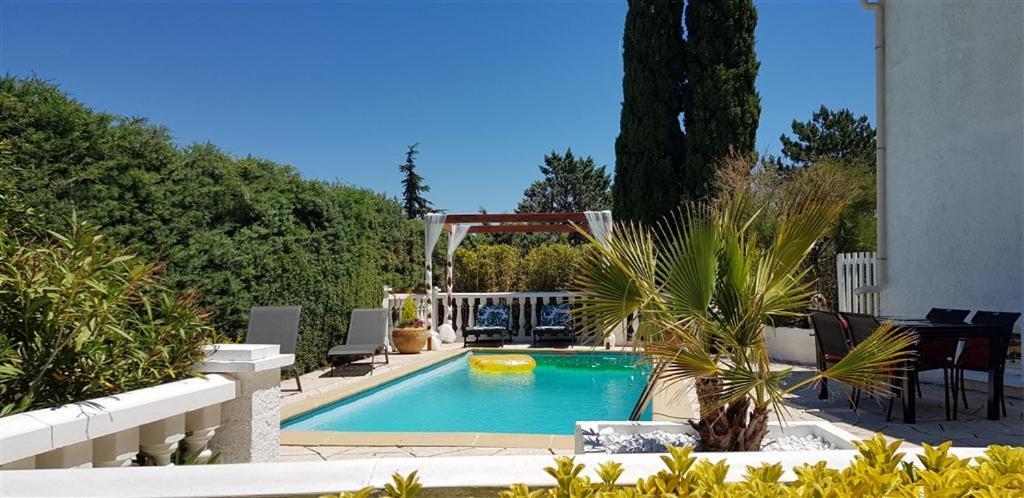 Villa T3 A 10' De Cassis - Piscine Privee Et Cuisine D'Ete Exterieure Carnoux-en-Provence 외부 사진