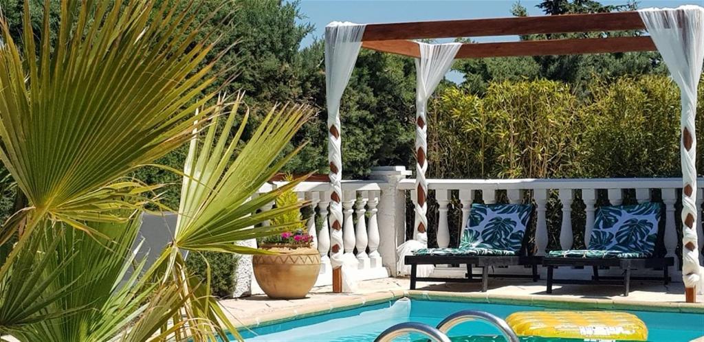 Villa T3 A 10' De Cassis - Piscine Privee Et Cuisine D'Ete Exterieure Carnoux-en-Provence 외부 사진